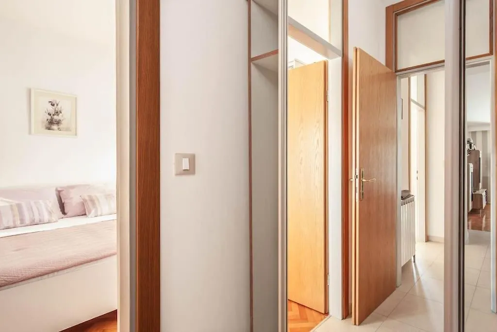 Apartment Lori Pula Kroatien