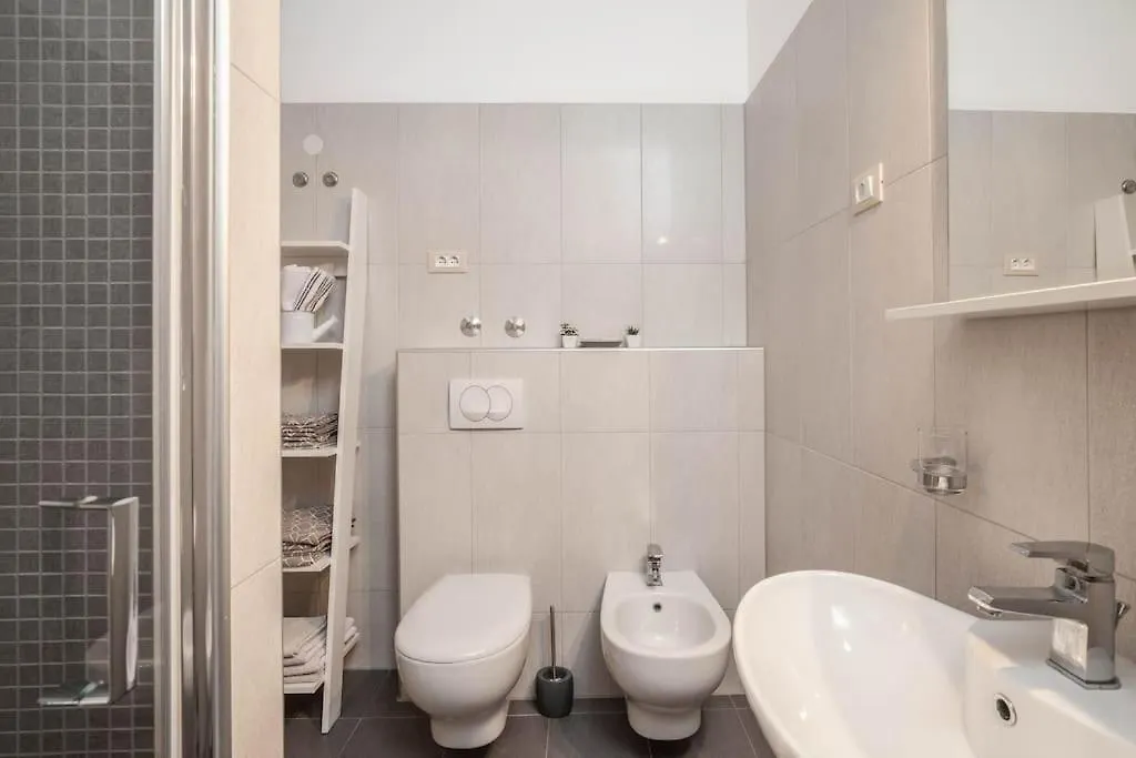Apartment Lori Pula 0*,