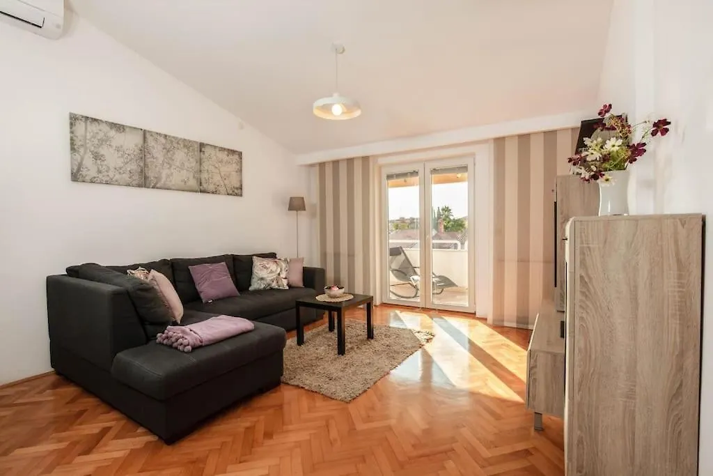 Apartment Lori Pula