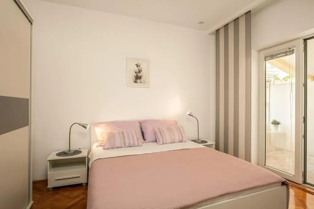 Apartment Lori Pula