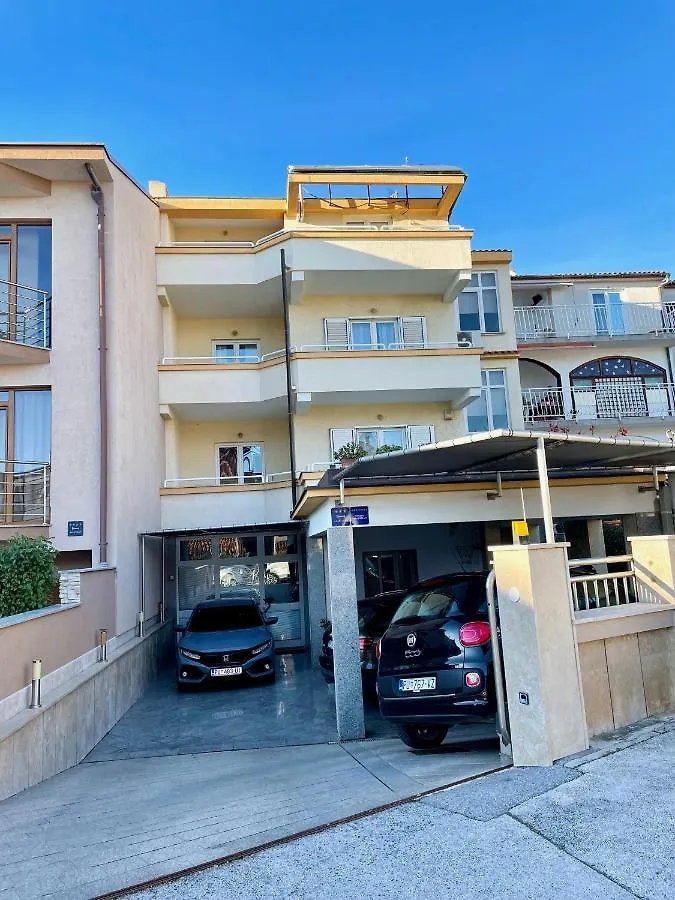 Apartment Lori Pula